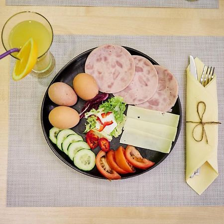 Laurus Motel Airport Tuzla Zivinice Екстер'єр фото