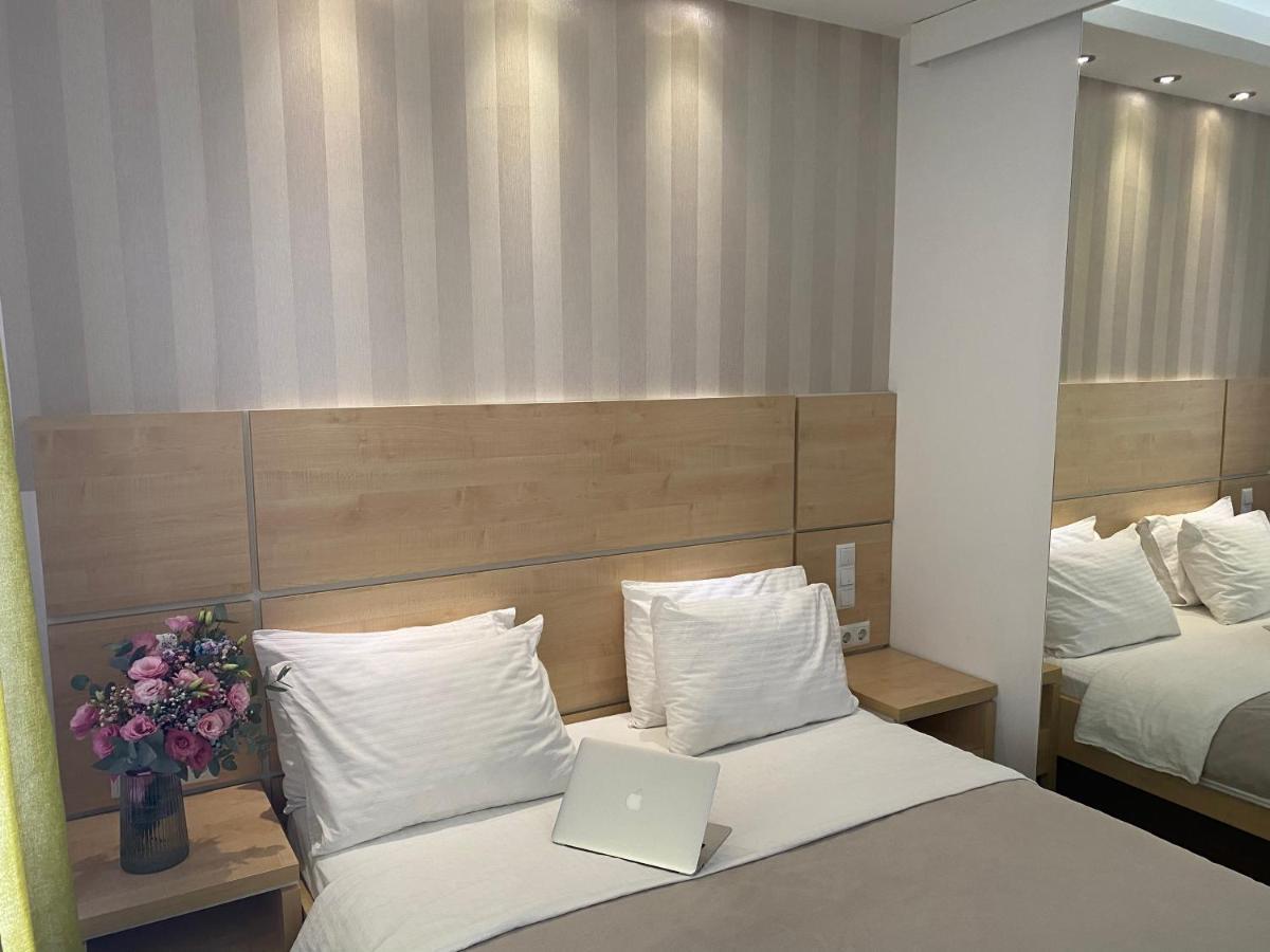 Laurus Motel Airport Tuzla Zivinice Екстер'єр фото
