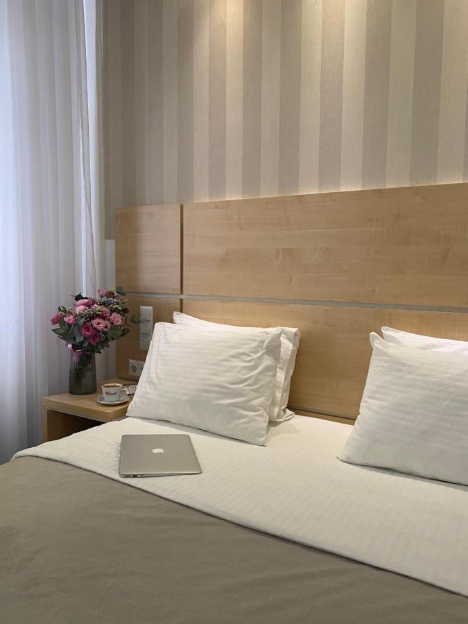 Laurus Motel Airport Tuzla Zivinice Екстер'єр фото