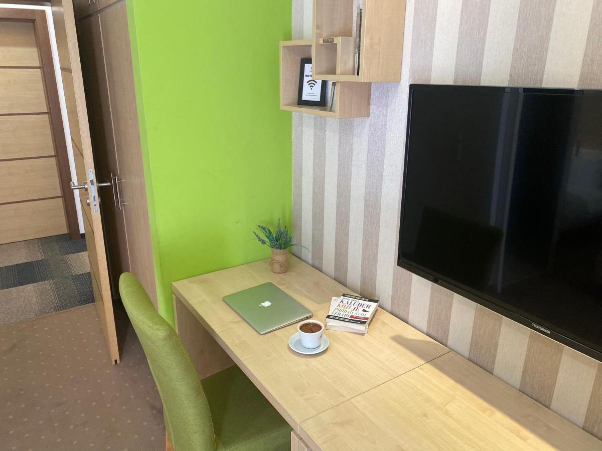 Laurus Motel Airport Tuzla Zivinice Екстер'єр фото
