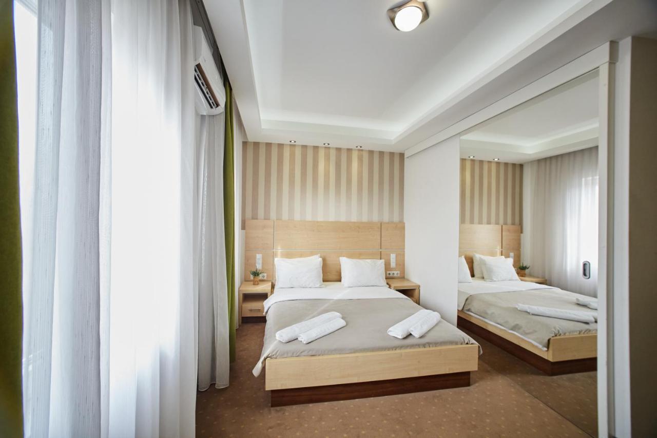 Laurus Motel Airport Tuzla Zivinice Екстер'єр фото