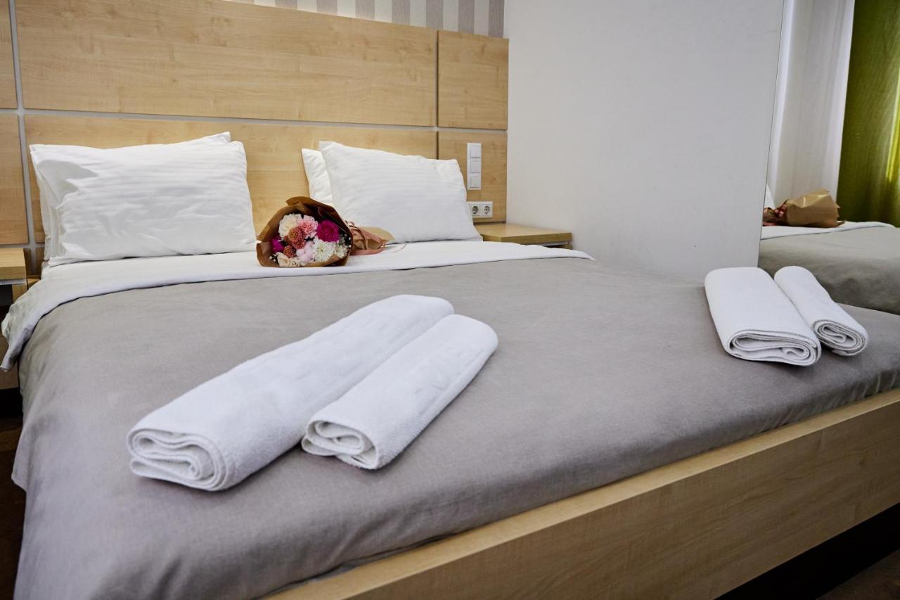 Laurus Motel Airport Tuzla Zivinice Екстер'єр фото
