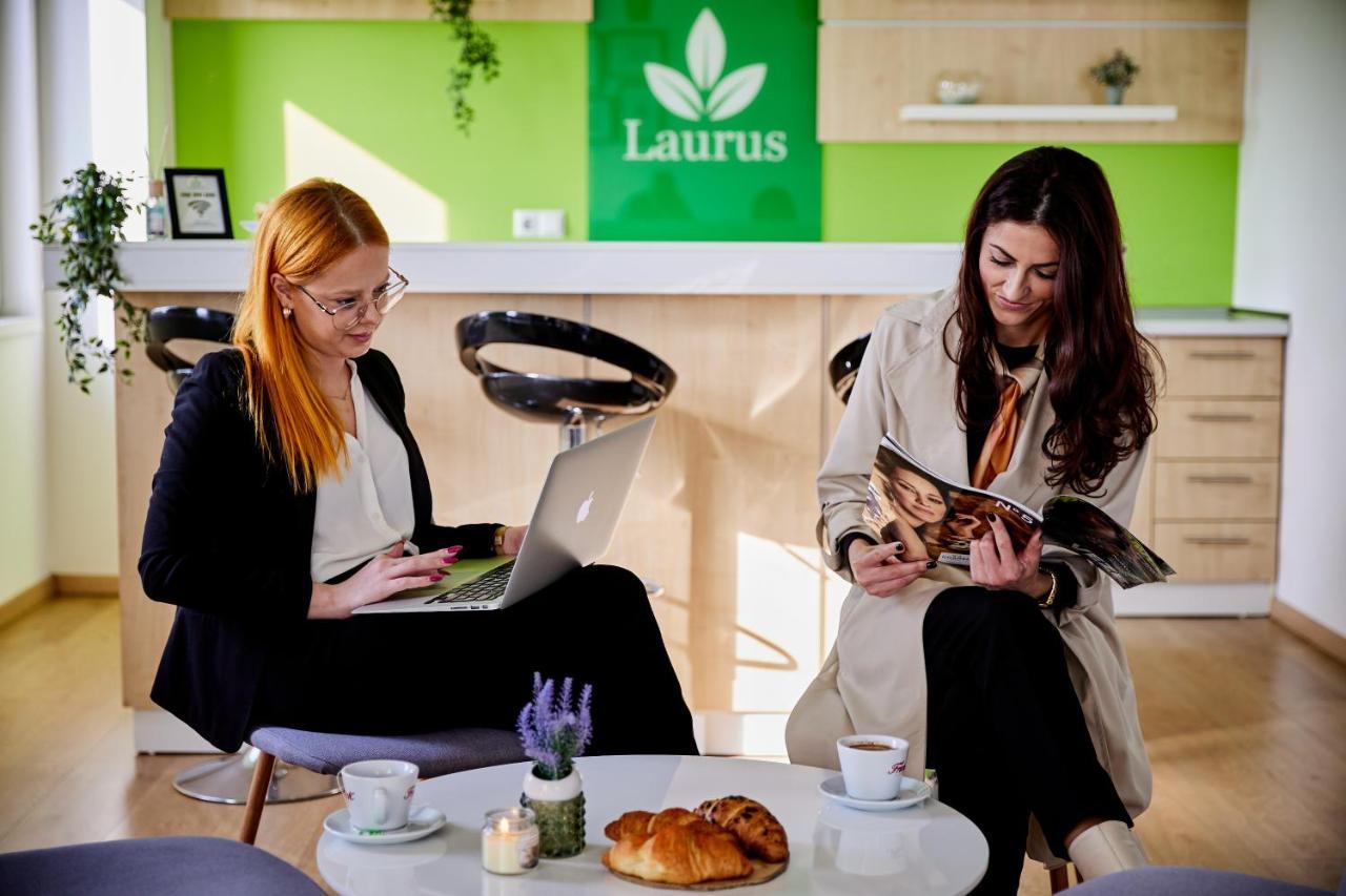 Laurus Motel Airport Tuzla Zivinice Екстер'єр фото