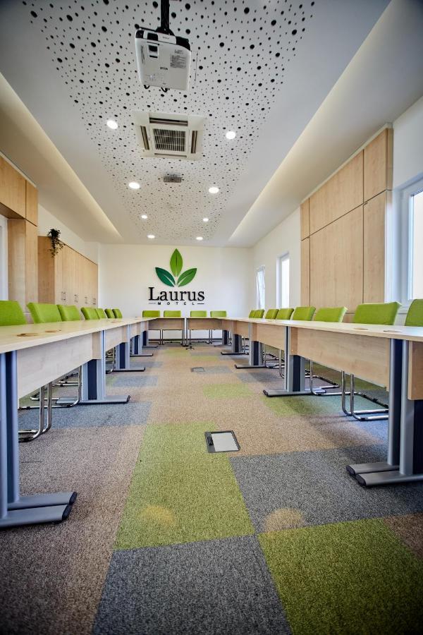 Laurus Motel Airport Tuzla Zivinice Екстер'єр фото