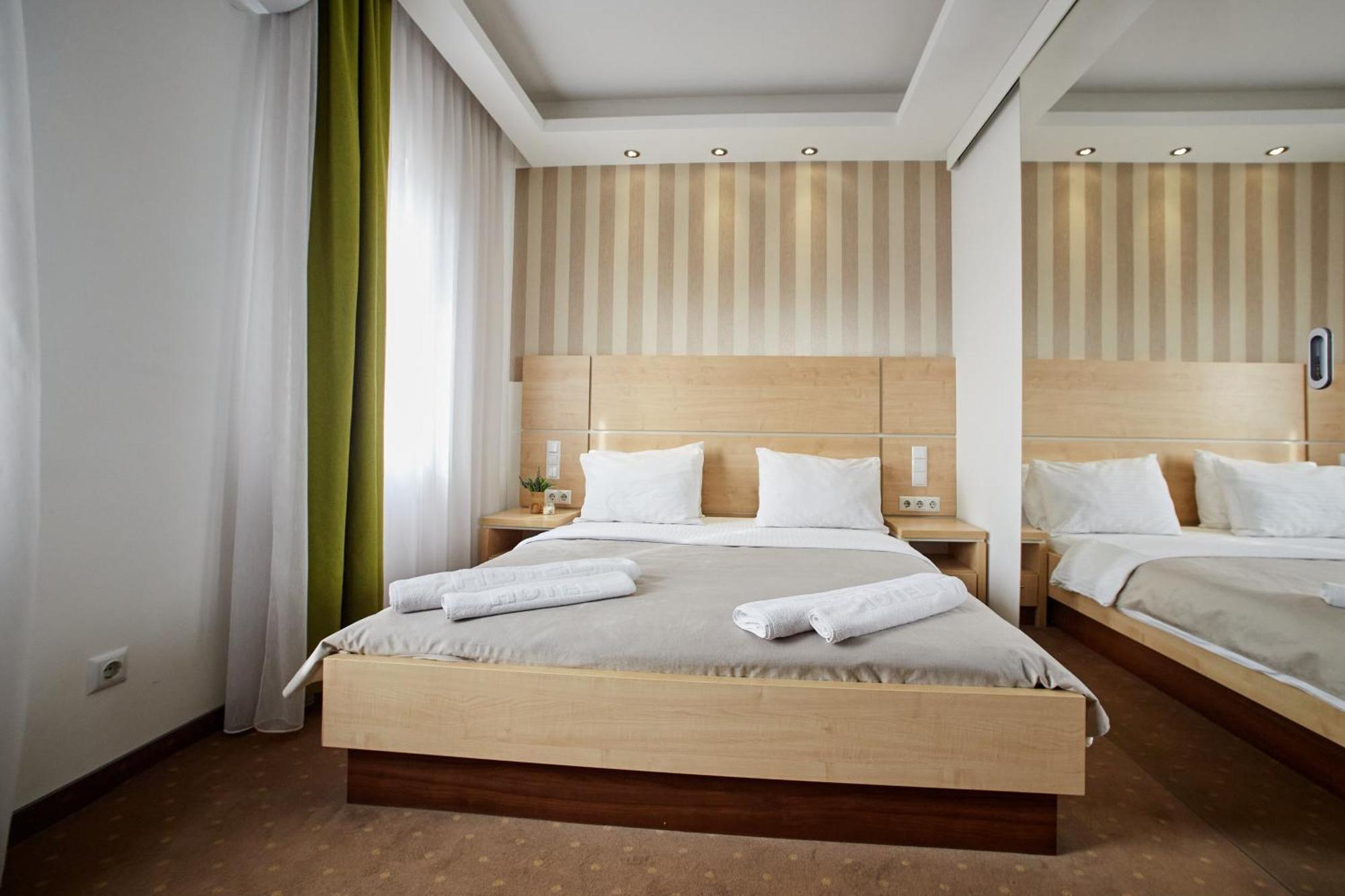 Laurus Motel Airport Tuzla Zivinice Екстер'єр фото