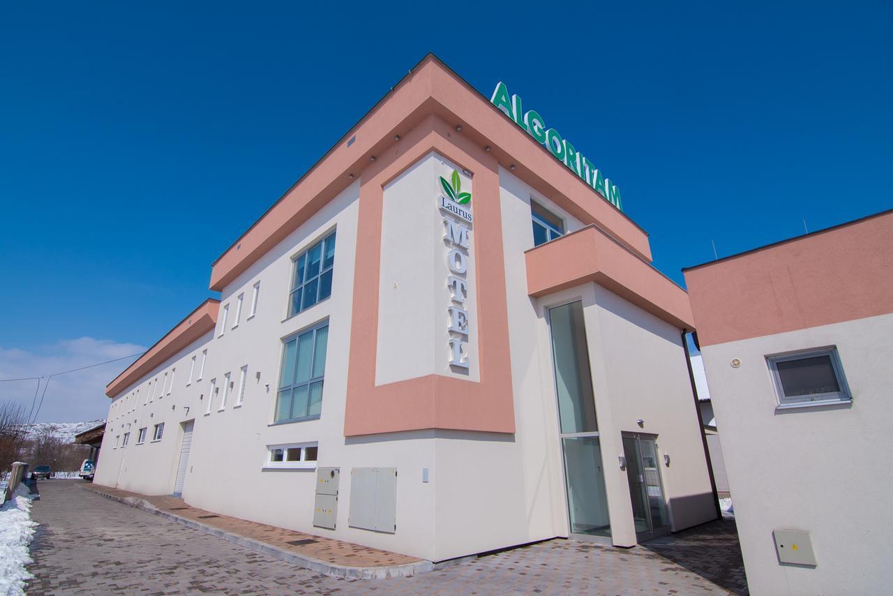 Laurus Motel Airport Tuzla Zivinice Екстер'єр фото